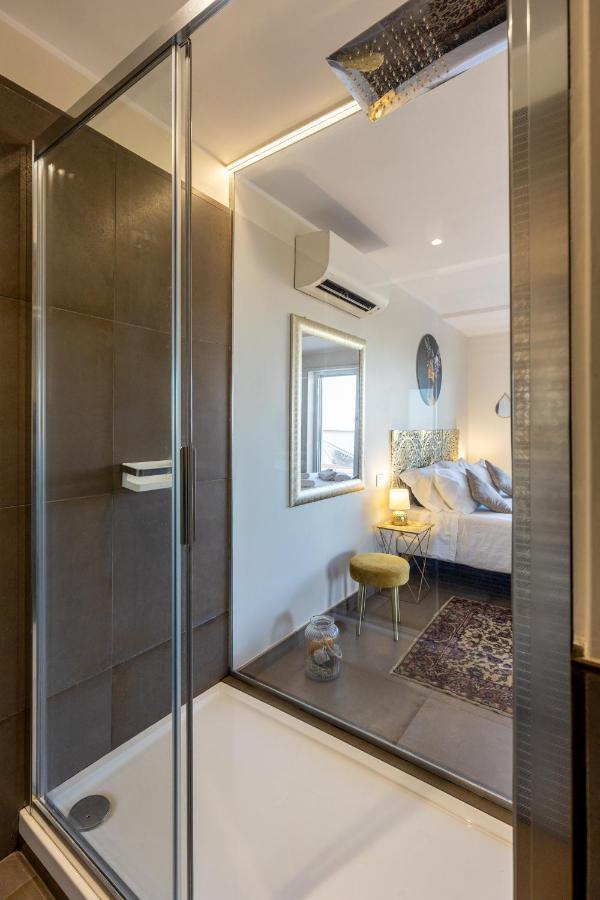 Apartamento Penthouse With A Panoramic Rooftop In Trastevere With Seasonally Jacuzzi *